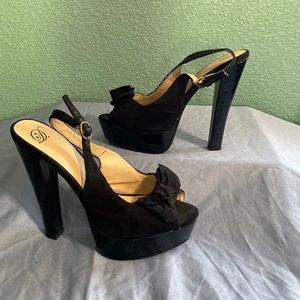 Heart in D little black shoe